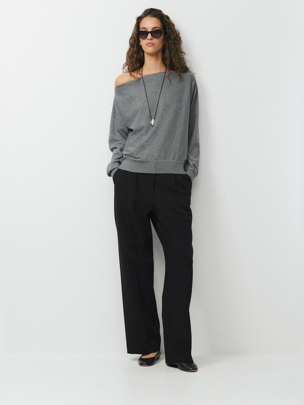 NEW Aritzia Babaton Inspiration Sweater - Knit off-shoulder sweater Size M